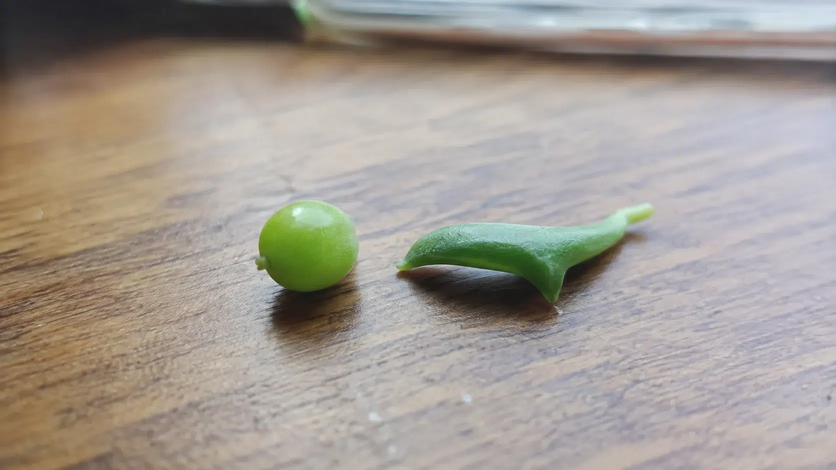 string of pearls vs string of dolphins